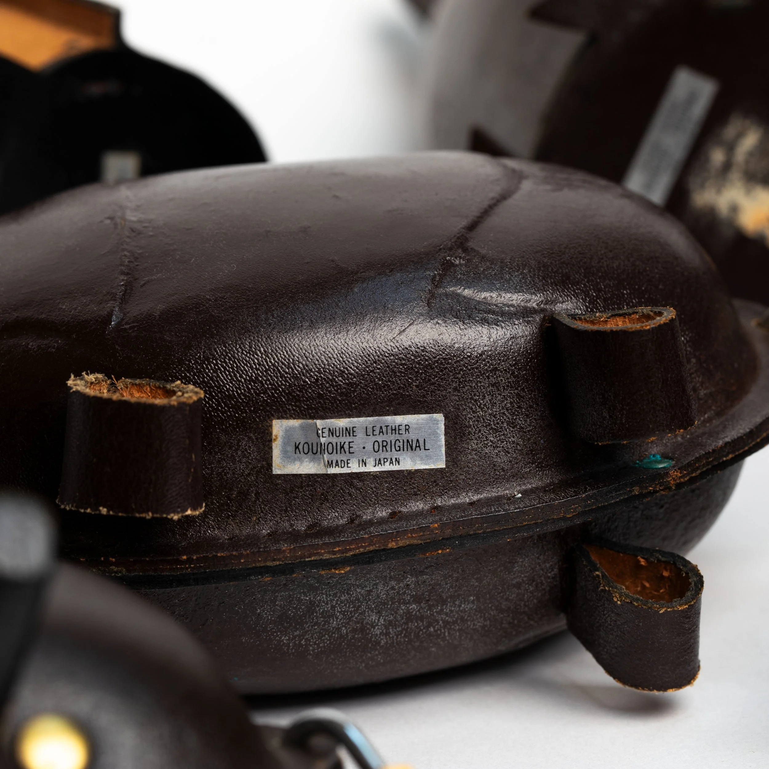 『新品✨』池之端銀革店PUEBUROLeatherkey&coin Cace 池之端銀革店 PUEBUROLeatherkey&coin Cace 折り財布 - メルカリ